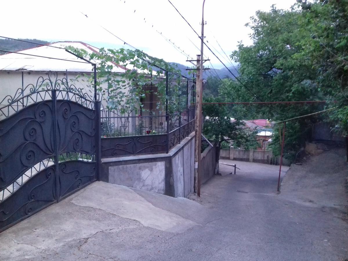 Makos Guest House Kutaisi Exterior photo